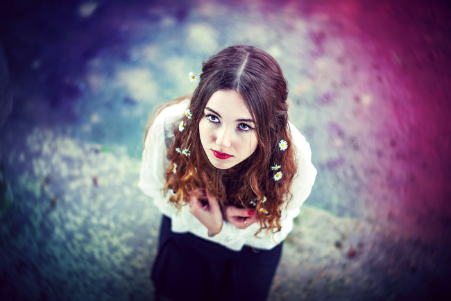 Обои картинки фото девушки, -unsort , брюнетки,  шатенки, цветы