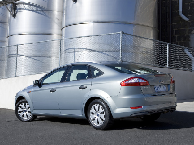 Обои картинки фото автомобили, ford, серый, au-spec, hatchback, mondeo