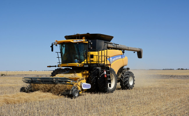 Обои картинки фото техника, комбайны, поле, комбайн