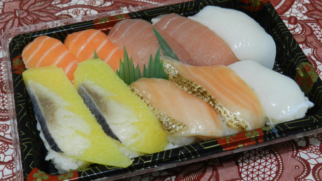 Обои картинки фото еда, рыба,  морепродукты,  суши,  роллы, снедь