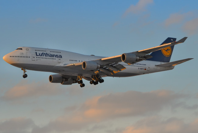 Обои картинки фото авиация, пассажирские самолёты, авиалайнер