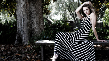 Картинка девушки -unsort+ блондинки +светловолосые красивая девушка полосатое платье зебровое