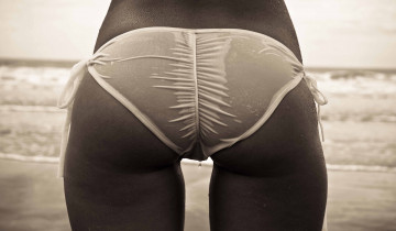 Картинка девушки -unsort+ женские+прелести мокрые трусики капля вода попка