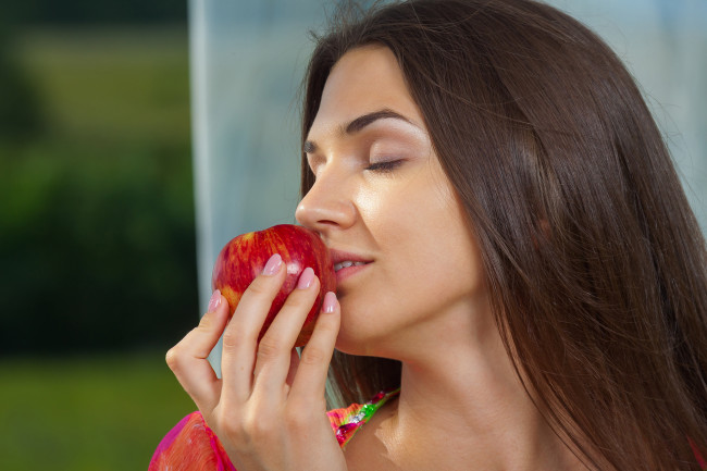 Обои картинки фото vanda b, девушки, - лица,  портреты, vanda, b, портрет, лицо, девушка, модель, брюнетка, красотка, красавица, флирт, стройная, фигура, сексуальная, секси, поза, взгляд, макияж