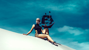 Картинка девушки -+креатив +косплей девушка в пустыне с кораблем