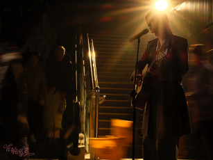 Картинка мужчины wang+yi+bo актер певец гитара лестница песня