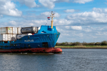 обоя корабли, грузовые суда, контейнеровоз