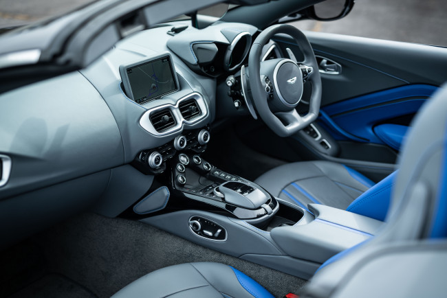 Обои картинки фото автомобили, интерьеры, aston-martin