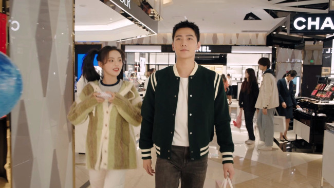 Обои картинки фото кино фильмы, fireworks of my heart, парень, куртка, девушка, кофта, люди, магазины