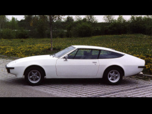 Картинка автомобили выставки уличные фото