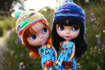 Картинка разное игрушки куклы шапочки