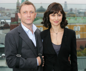 Картинка daniel craig olga kurylenko разное знаменитости ольга куриленко дэниел крейг