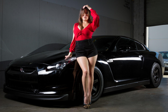 Обои картинки фото автомобили, авто с девушками, автомобиль, гараж, девушка