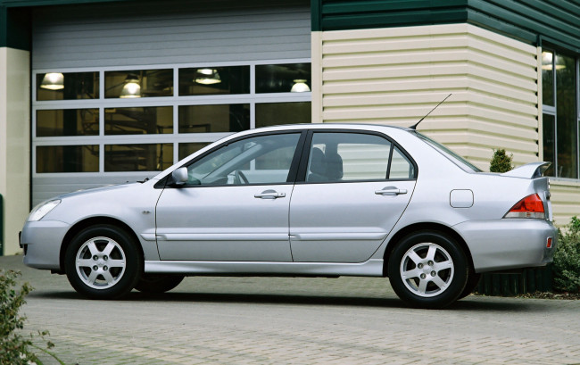 Обои картинки фото автомобили, mitsubishi, lancer, светлый, uk-spec