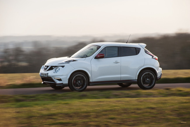 Обои картинки фото автомобили, nissan, datsun, yf15, uk-spec, nismo, rs, светлый, 2014г, juke