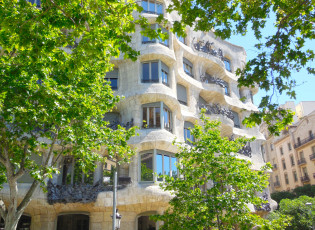 Картинка барселона города -+здания +дома дерево дом