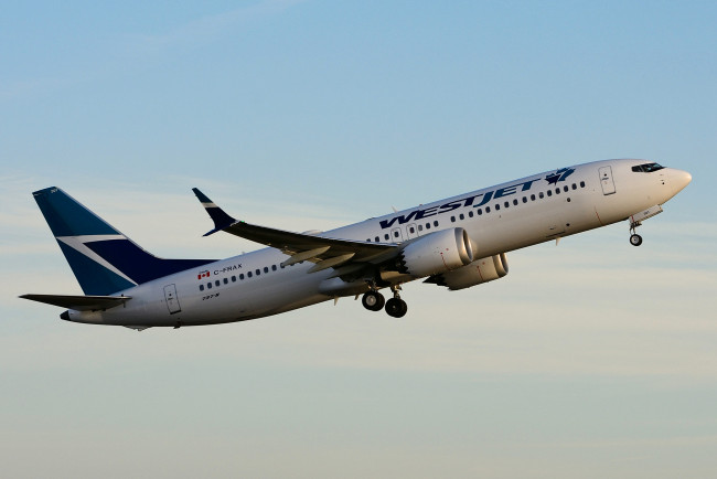 Обои картинки фото boeing b-737, авиация, пассажирские самолёты, авиалайнер