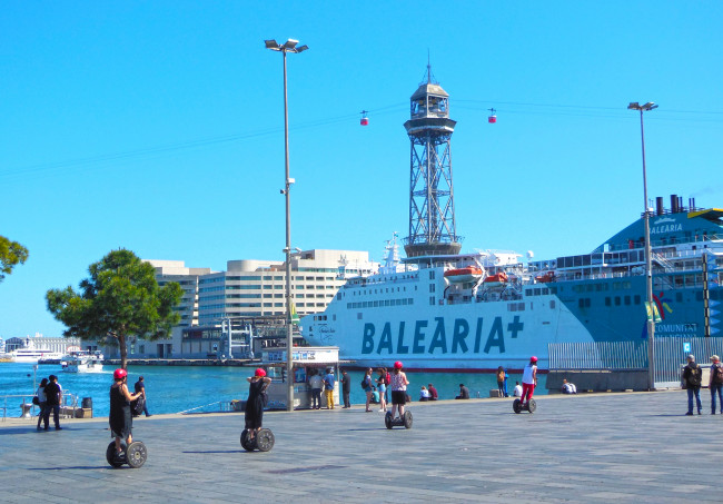 Обои картинки фото барселона, города, барселона , испания, люди, корабль, водоем