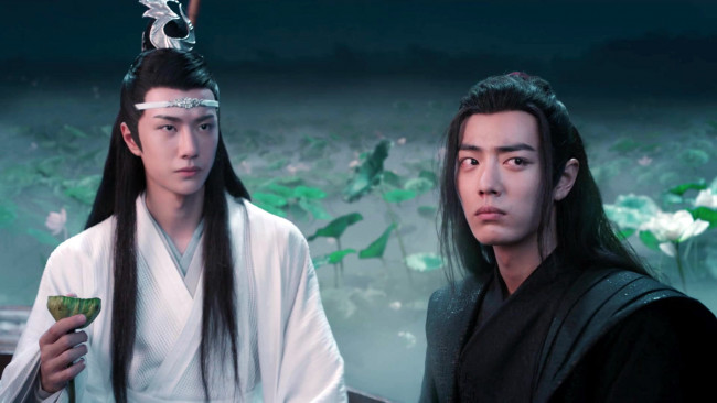 Обои картинки фото кино фильмы, the untamed, лань, ванцзи, вэй, усянь, озеро, лотосы