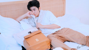 Картинка мужчины hou+ming+hao актер сумка постель