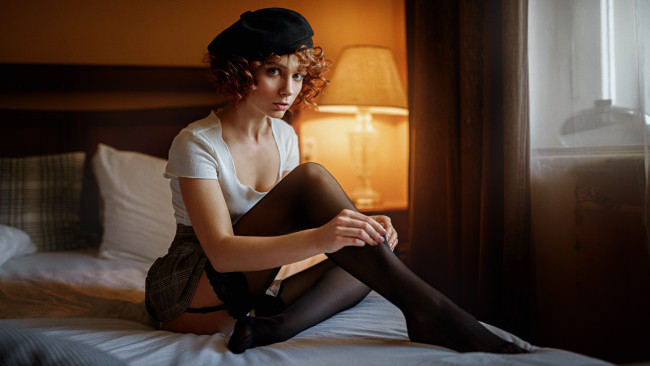 Обои картинки фото марта громова, девушки, девушка, женщина, шатенка, темноволосая, сексуальная, модель, звезда, позирует, разная, обувь, верхняя, стильная, одежда, нижнее, эротическое, бельё, трусы, лифчик, колготки, чулки, аксессуары, макияж, и, множество, элементов, на, фотографии