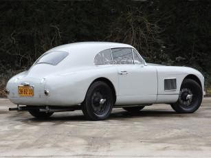 Картинка автомобили aston martin