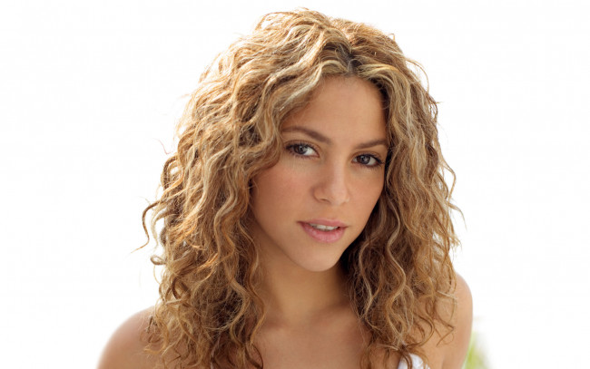 Обои картинки фото музыка, shakira, локоны
