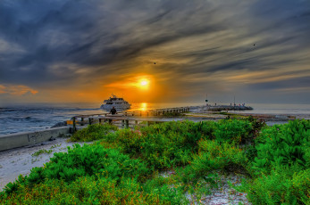 Картинка lady yacht in jupiter inlet at sunrise природа восходы закаты набережная океан восход яхта флорида florida