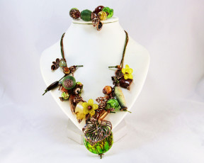 Картинка разное украшения +аксессуары +веера ожерелье бижутерия украшение фон