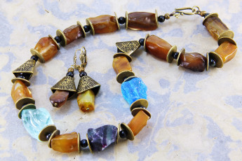 Картинка разное украшения +аксессуары +веера ожерелье бижутерия украшение фон