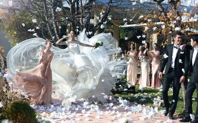 Обои картинки фото разное, мужчина женщина, свадьба, невеста, левитация
