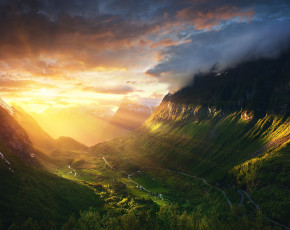 Картинка природа восходы закаты горы свет гейрангер-фьорд норвегия солнце небо долина