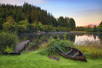 Картинка корабли лодки +шлюпки озеро лодка деревья кусты