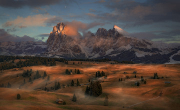 Картинка природа горы дымка облака утро туман деревья луна вечер