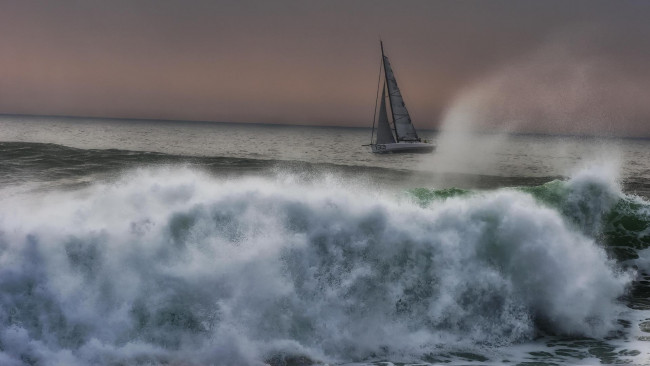 Обои картинки фото корабли, Яхты, пейзаж, брызги, волны, парусник, море