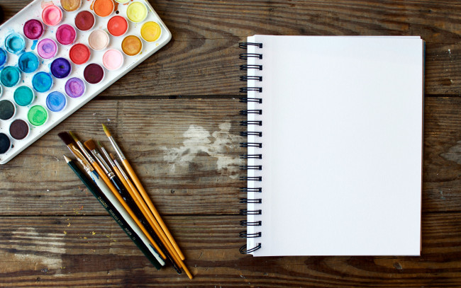 Обои картинки фото разное, канцелярия,  книги, карандаш, кисточки, краски, блокнот