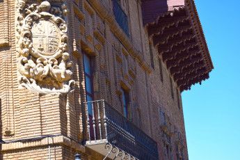 Картинка барселона разное элементы+архитектуры балкон