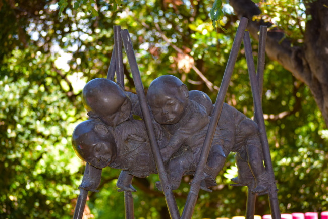 Обои картинки фото барселона, разное, садовые и парковые скульптуры, дети