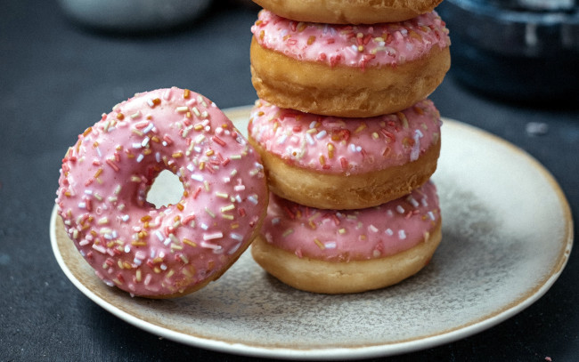 Обои картинки фото еда, хлеб,  выпечка, пончики