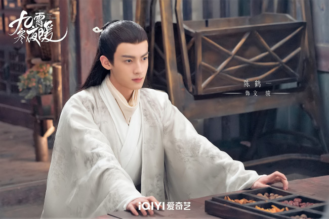 Обои картинки фото кино фильмы, warm on a cold night, мужчина, еда