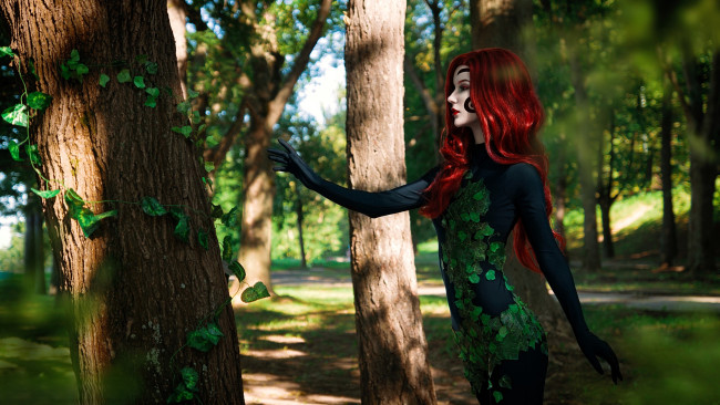 Обои картинки фото девушки, ксана станкевич, косплей, образ, наряд, лес, плющ