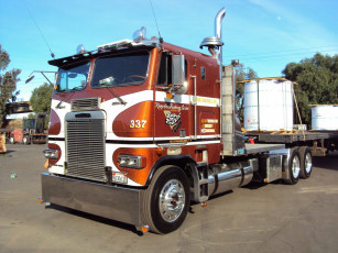 Картинка автомобили freightliner