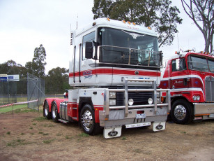 Картинка автомобили mack