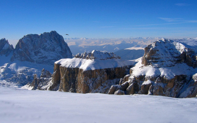 Обои картинки фото природа, зима, полёт, скалы, снег