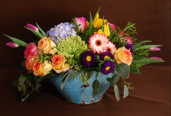 Обои картинки фото цветы, букеты, композиции, тюльпаны, герберы, гортензия, астры, хризантемы, розы