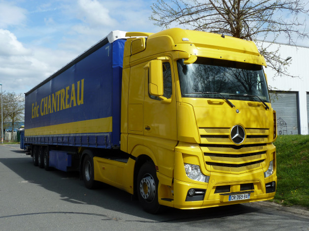 Обои картинки фото mercedes, автомобили, mercedes trucks, mercedes-benz, ag, германия, daimler, подразделение, двигатели, автобусы, легковые, грузовики