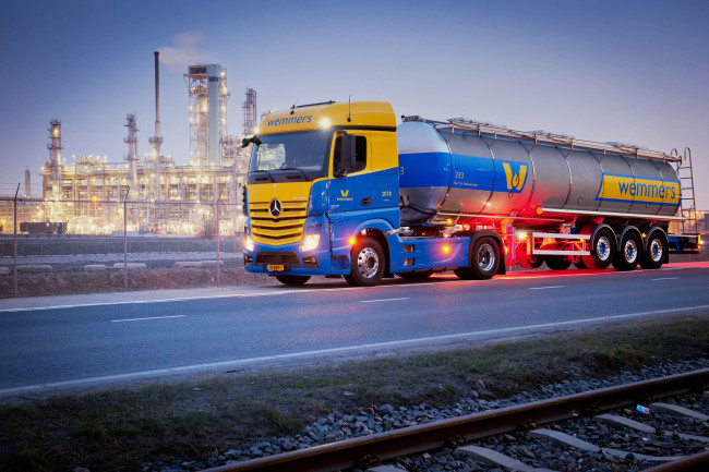 Обои картинки фото mercedes-benz actros, автомобили, mercedes trucks, легковые, автобусы, грузовики, германия, ag, daimler, mercedes-benz, двигатели, подразделение