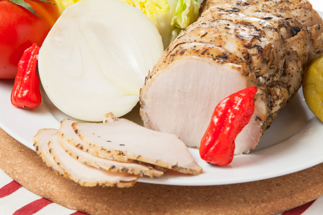 Обои картинки фото еда, мясные блюда, запеченное, мясо, перец, лук, приправа