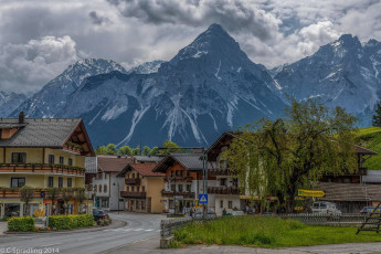 Картинка города -+улицы +площади +набережные улица дорога горы небо тучи облака здания