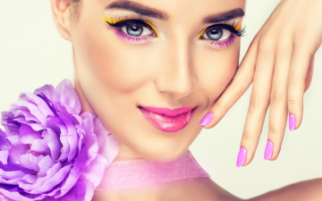 Картинка девушки -unsort+ лица +портреты девушка модель макияж взгляд улыбка помада цветок рука фон